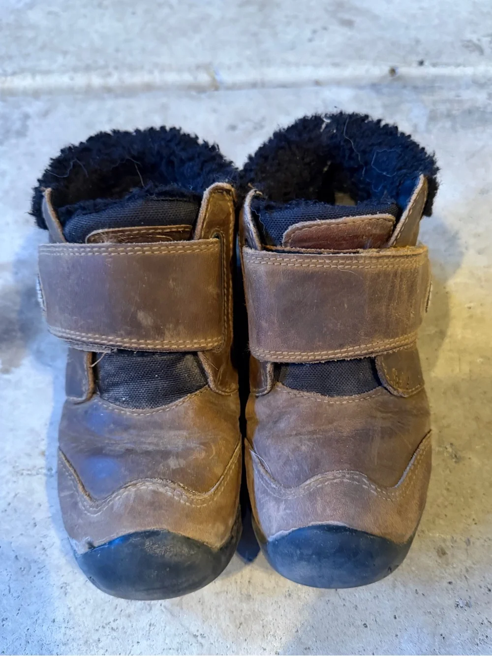 Keen Brown and Black Kids Leather Boot with Hook-and-Loop Strap size 10
